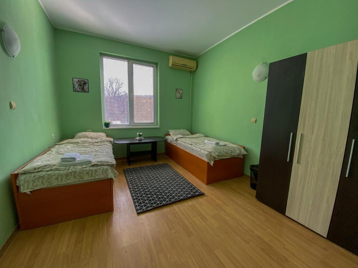 Пансион - Димитър Хадживасилев Svishtov Bagian luar foto