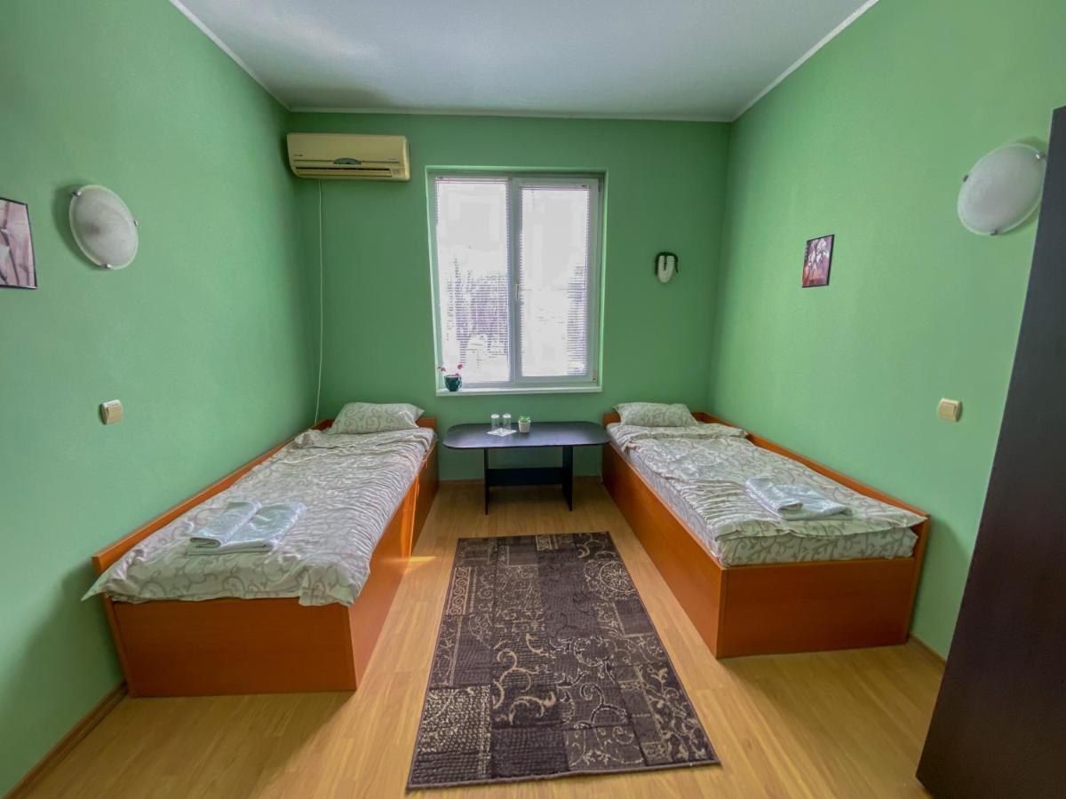 Пансион - Димитър Хадживасилев Svishtov Bagian luar foto