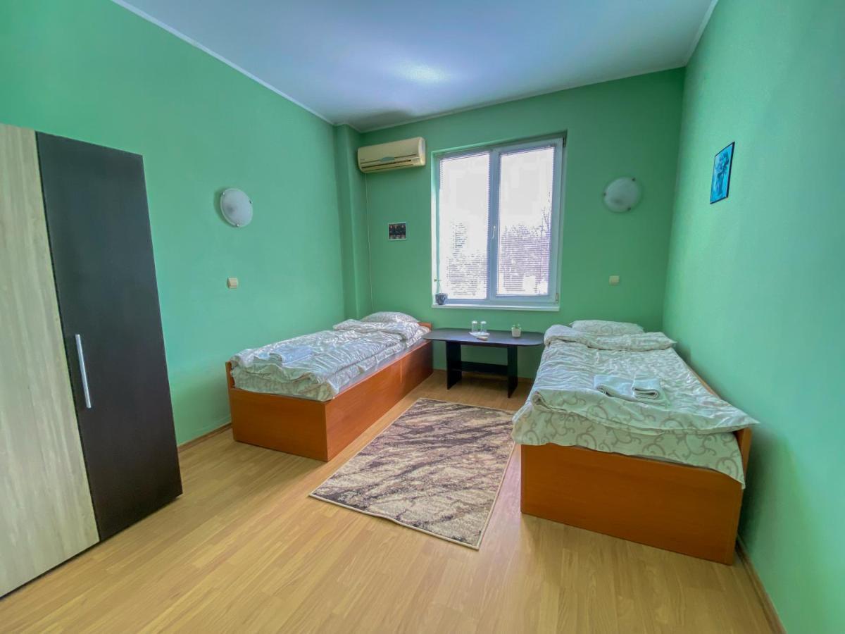 Пансион - Димитър Хадживасилев Svishtov Bagian luar foto