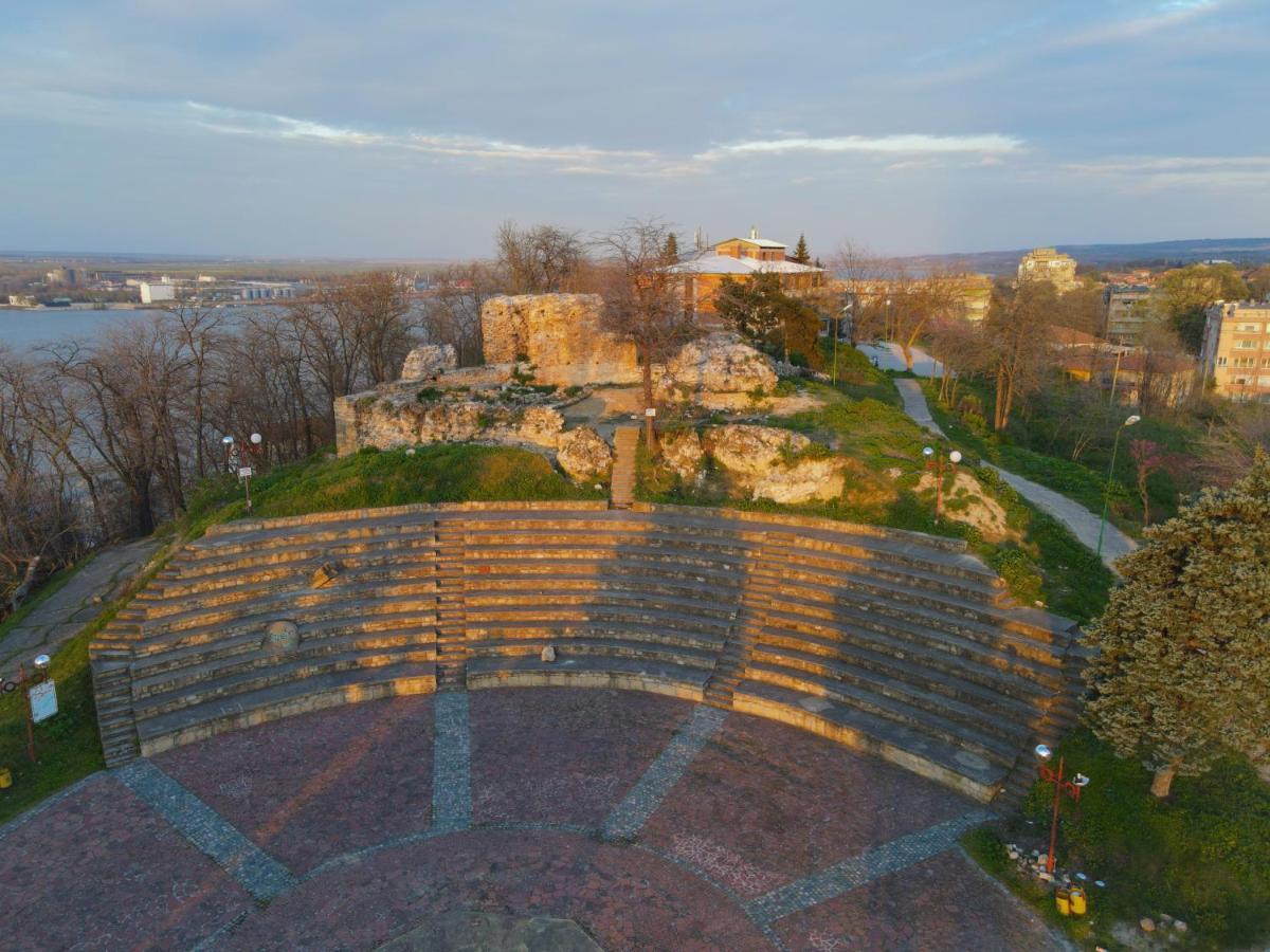 Пансион - Димитър Хадживасилев Svishtov Bagian luar foto